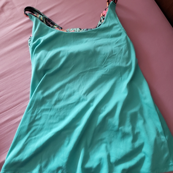 Active wear - Picture 2 of 2